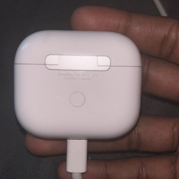 Airpods pros - Picture 3 of 3